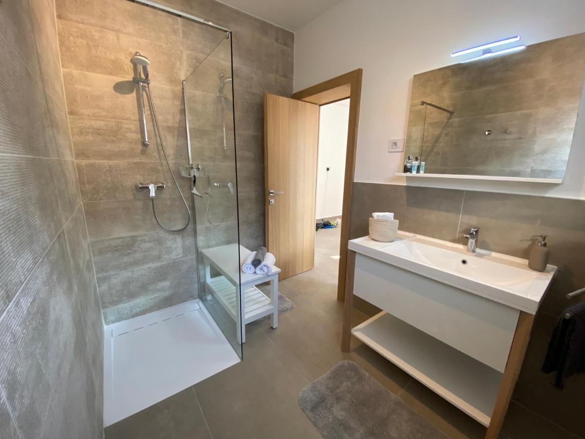 Apartment Lucie Plomin Ngoại thất bức ảnh